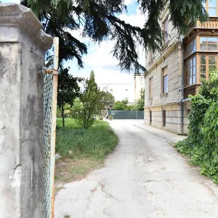 Lea - Two Bedroom Paolo Daire *