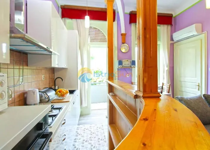 Lea - Two Bedroom Paolo *